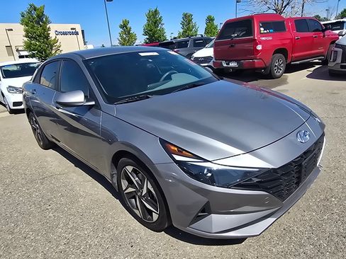 Used 2023 Hyundai Elantra SEL w/ Convenience Package FWD image 17
