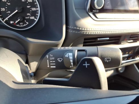 Used 2023 Nissan Rogue SV w/ SV Premium B Package image 29