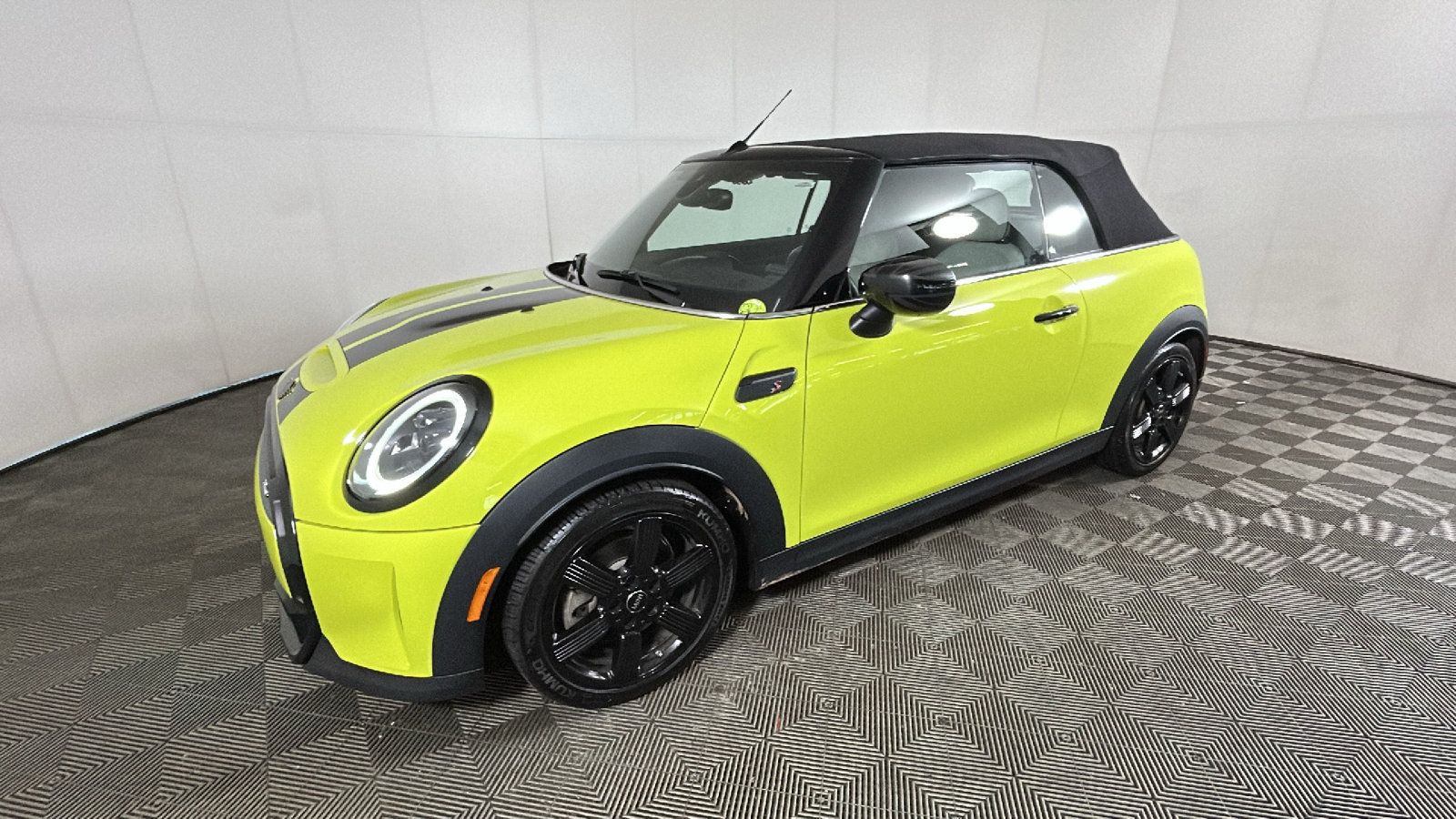 Used 2024 MINI Cooper S w/ Signature Upholstery Package FWD image 8