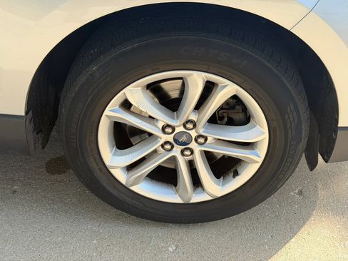 Used 2019 Ford Edge SEL w/ Equipment Group 201A AWD/4WD image 12