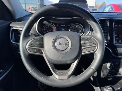 Used 2019 Jeep Cherokee Limited image 27