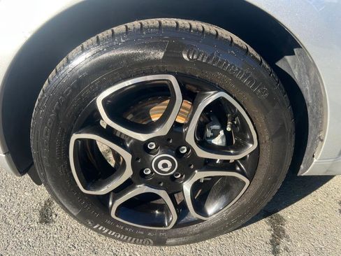 Used 2018 smart fortwo electric drive image 39