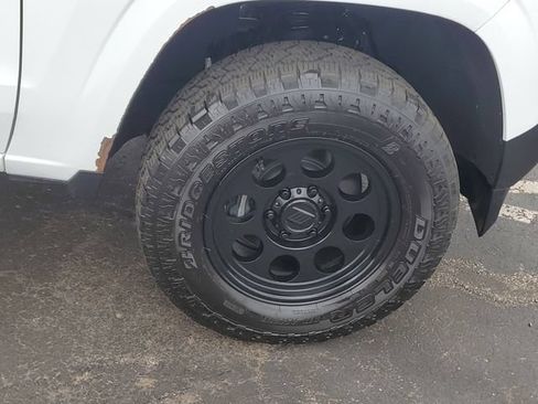 Used 2023 Chevrolet Colorado W/T w/ WT Convenience Package RWD image 6
