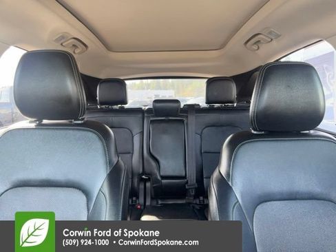 Used 2020 Ford Escape Titanium AWD/4WD image 36
