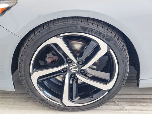 Used 2021 Honda Accord Sport image 11