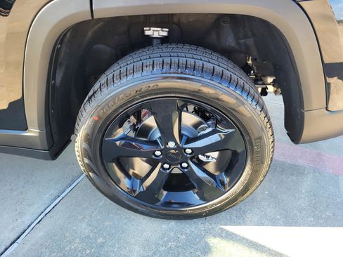 New 2025 Jeep Grand Cherokee Limited image 21