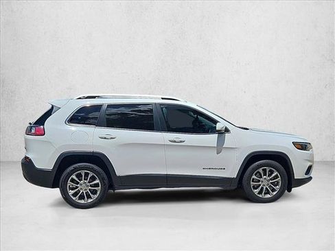 Used 2021 Jeep Cherokee Latitude Plus w/ Sun & Sound Group FWD image 4