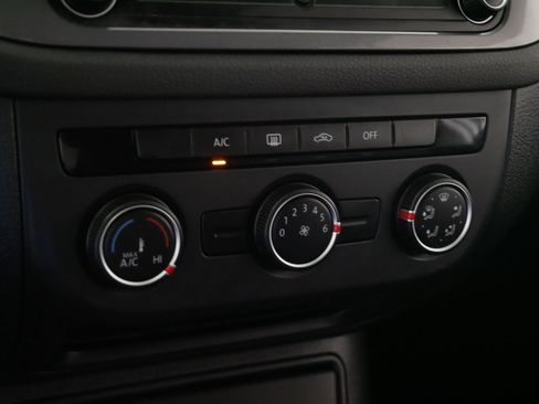 Used 2017 Volkswagen Tiguan Limited FWD image 23