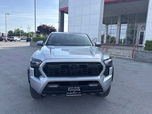 Certified 2024 Toyota Tacoma TRD Off-Road w/ TRD Off Road Premium Package AWD/4WD image 8