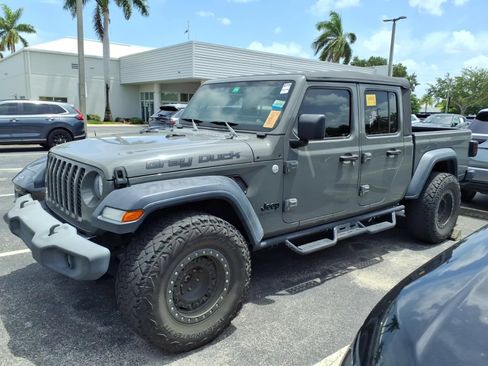 Used 2020 Jeep Gladiator Sport w/ Trailer Tow Package AWD/4WD image 4