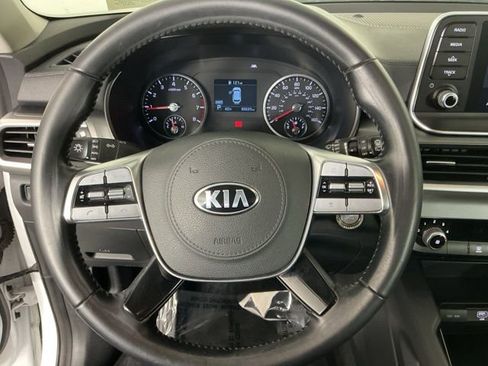 Used 2020 Kia Telluride LX FWD image 16