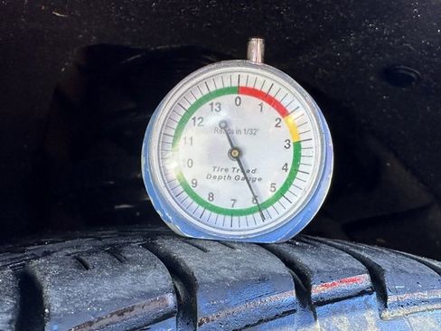 Used 2016 Chevrolet Malibu LT image 36