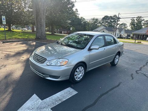 Used 2003 Toyota Corolla LE FWD image 2