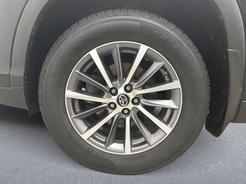 Used 2019 Toyota Highlander XLE AWD/4WD image 26