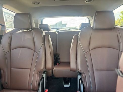 Used 2021 Buick Enclave Avenir w/ Avenir Technology Package AWD/4WD image 10