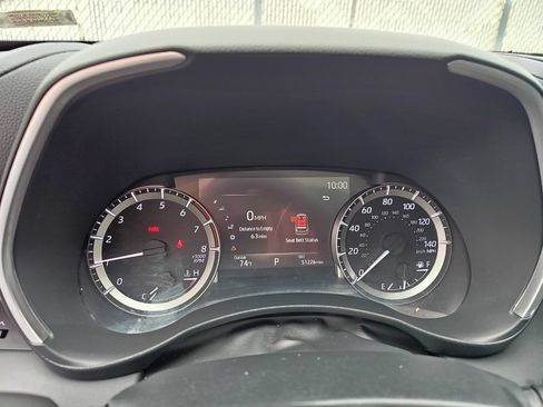 Used 2023 Toyota Highlander XLE AWD/4WD image 8