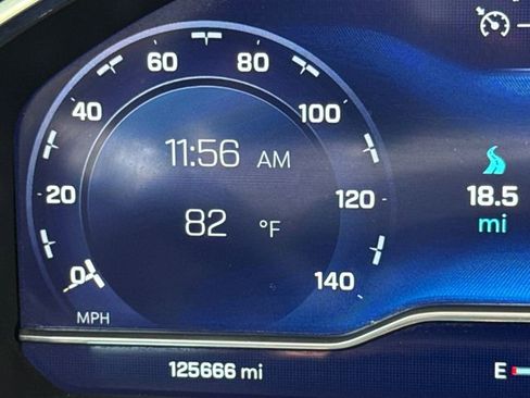 Used 2024 Chevrolet Silverado 1500 LT image 30