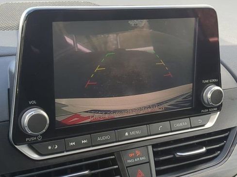 Used 2025 Nissan Altima 2.5 SV image 18