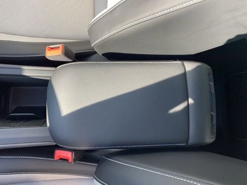 New 2025 Volkswagen Tiguan SE w/ Panoramic Sunroof Package image 40