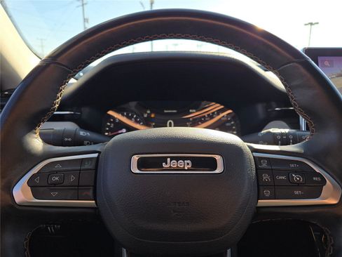 Certified 2022 Jeep Compass Limited image 34