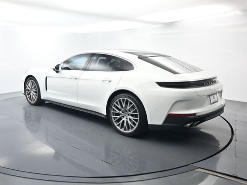 Certified 2025 Porsche Panamera image 3