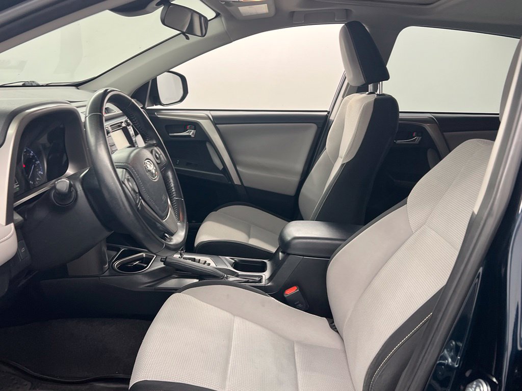 Used 2018 Toyota RAV4 XLE FWD image 9