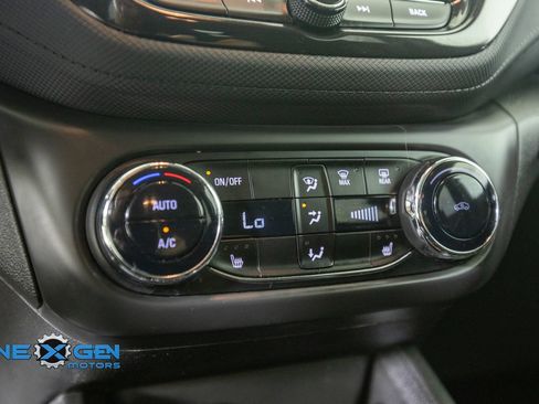 Used 2021 Chevrolet TrailBlazer LT w/ Convenience Package FWD image 22