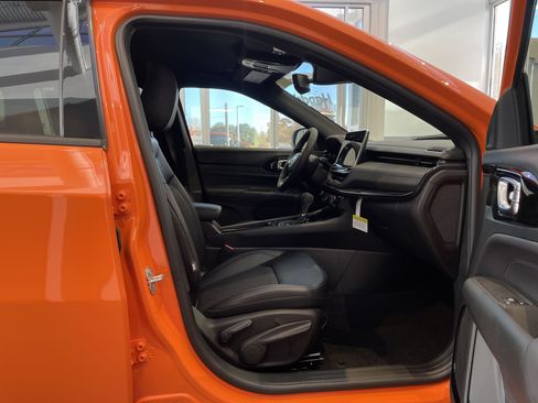 Certified 2026 Jeep Compass Latitude AWD/4WD image 33