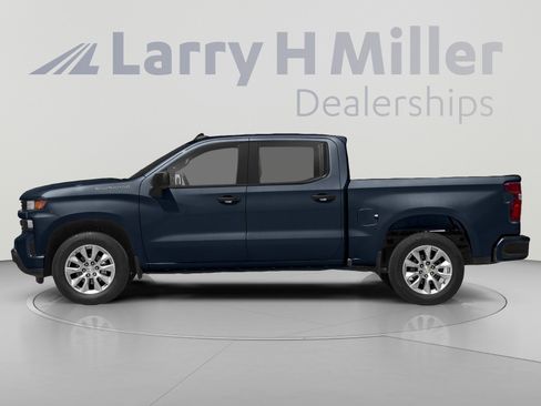Used 2022 Chevrolet Silverado 1500 Custom w/ Safety Confidence Package AWD/4WD image 3