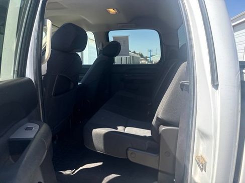 Used 2010 Chevrolet Silverado 3500 LT w/ Exterior Plus Package AWD/4WD image 4
