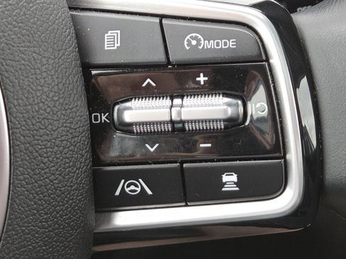 Used 2023 Kia Sorento SX AWD/4WD image 9