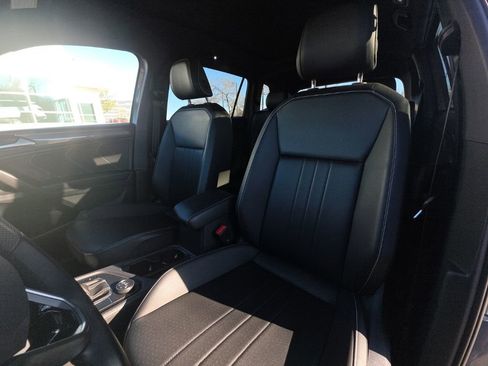 Certified 2024 Volkswagen Tiguan SE R-Line image 12