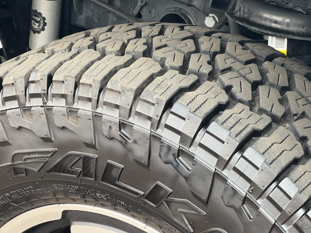 Used 2024 Jeep Wrangler Sport AWD/4WD image 9
