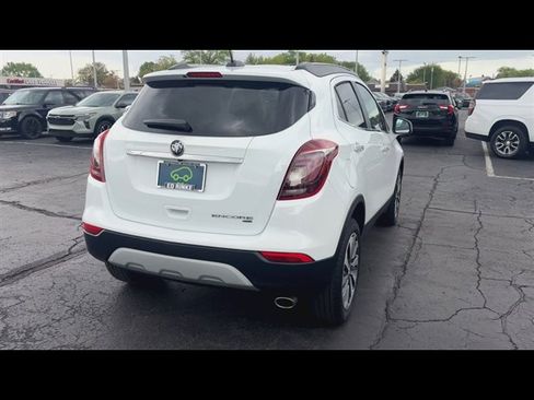 Used 2022 Buick Encore Preferred AWD/4WD image 8