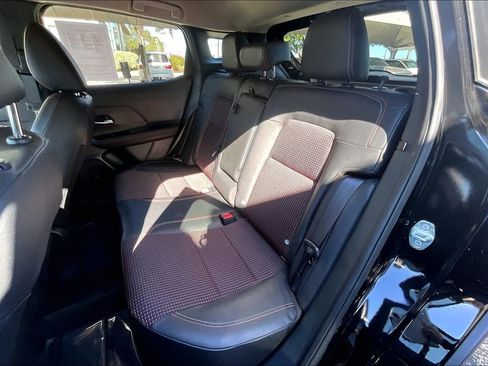 Used 2025 Nissan Kicks SR image 33