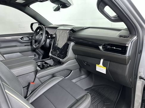New 2026 GMC Yukon Elevation w/ Elevation Premium Package AWD/4WD image 30