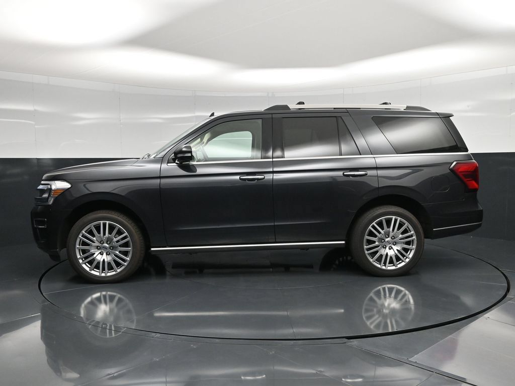 Used 2024 Ford Expedition Limited AWD/4WD image 9