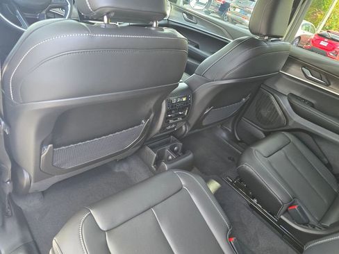 New 2025 Jeep Grand Cherokee L Limited image 24