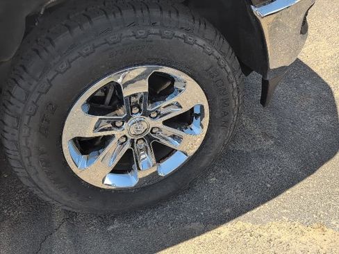 Used 2024 RAM 1500 Laramie image 12