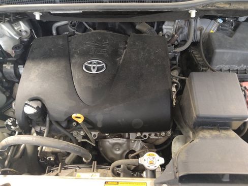 Used 2017 Toyota Sienna XLE image 30