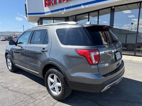 Used 2017 Ford Explorer XLT image 7