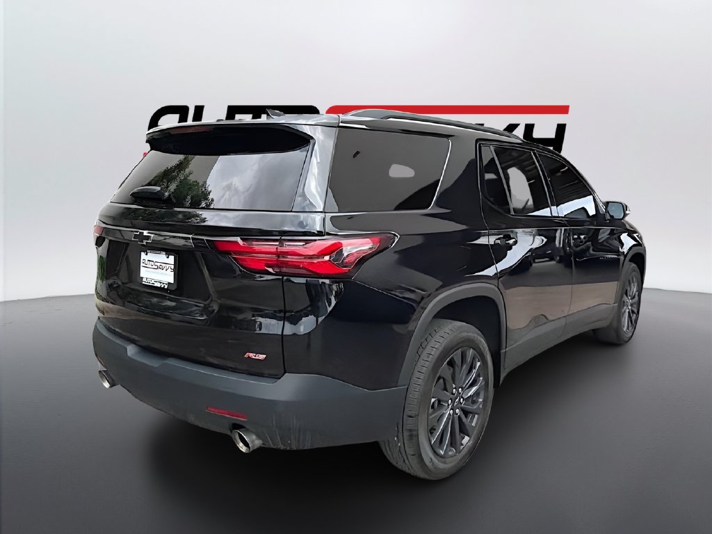 Used 2023 Chevrolet Traverse RS FWD image 7