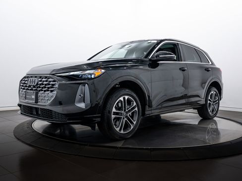 Certified 2025 Audi Q5 Premium w/ Convenience Package image 7