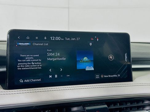 Used 2025 Genesis G70 2.5T image 21