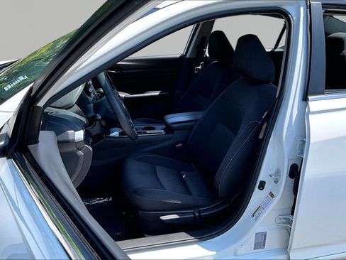 Used 2024 Nissan Altima 2.5 S FWD image 17