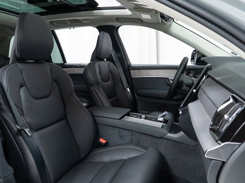 New 2026 Volvo XC90 B6 Ultra w/ Lounge Package image 22