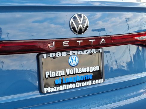 Used 2025 Volkswagen Jetta SE image 30