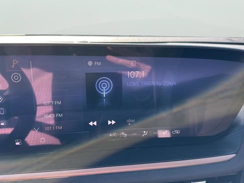 Used 2024 Buick Envision Sport Touring image 16