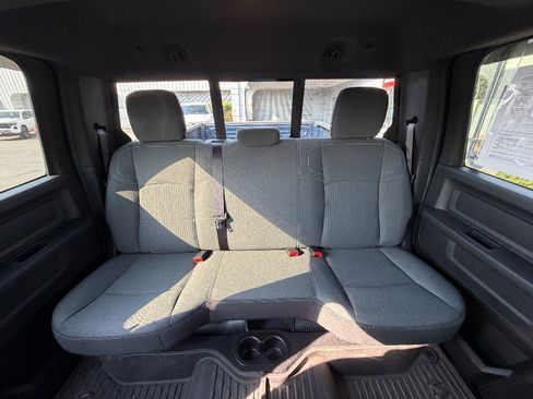 Used 2024 RAM 2500 Tradesman w/ Chrome Appearance Group AWD/4WD image 4