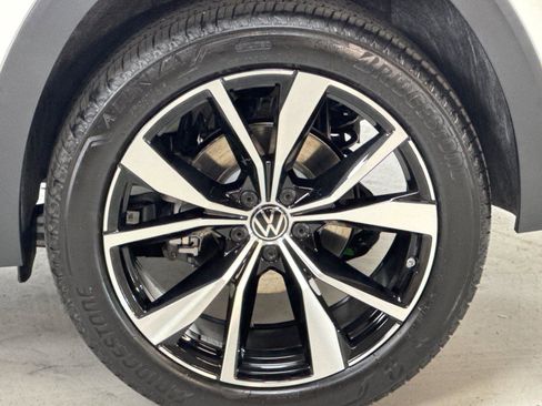 New 2026 Volkswagen Atlas Cross Sport SEL Premium R-Line AWD/4WD image 25